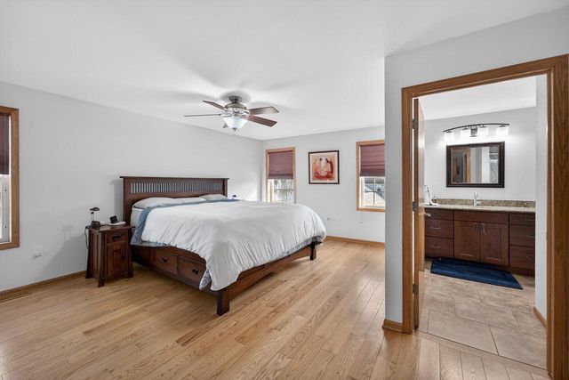 644 Bear Claw Way, Middleton, WI 53562