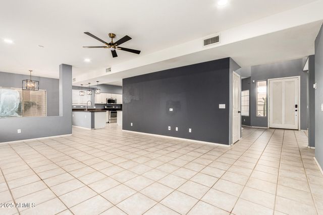 4331 E PRICKLY PEAR Trail, Phoenix, AZ 85050