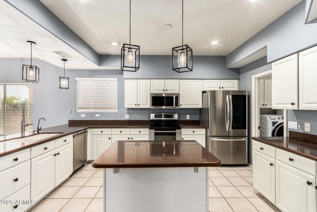 4331 E PRICKLY PEAR Trail, Phoenix, AZ 85050