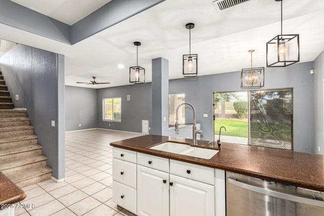 4331 E PRICKLY PEAR Trail, Phoenix, AZ 85050