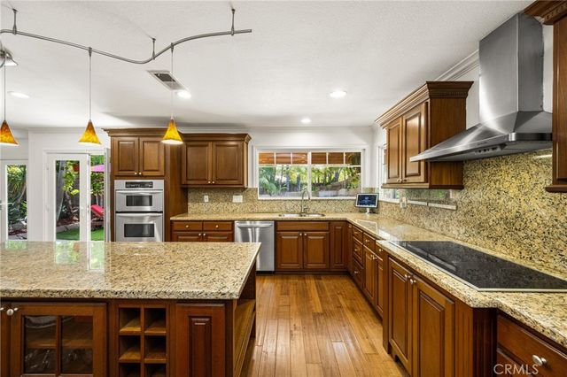 10 Whistling Isle, Irvine, CA 92614