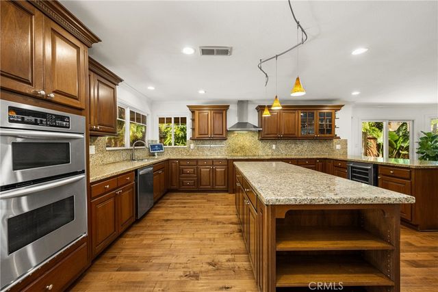 10 Whistling Isle, Irvine, CA 92614