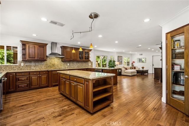 10 Whistling Isle, Irvine, CA 92614