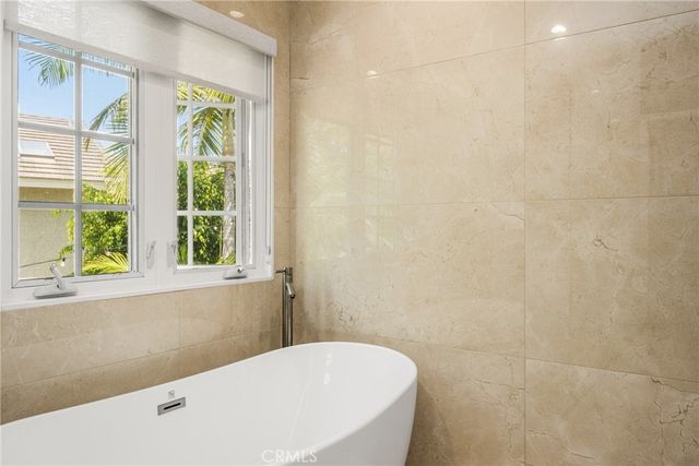 10 Whistling Isle, Irvine, CA 92614