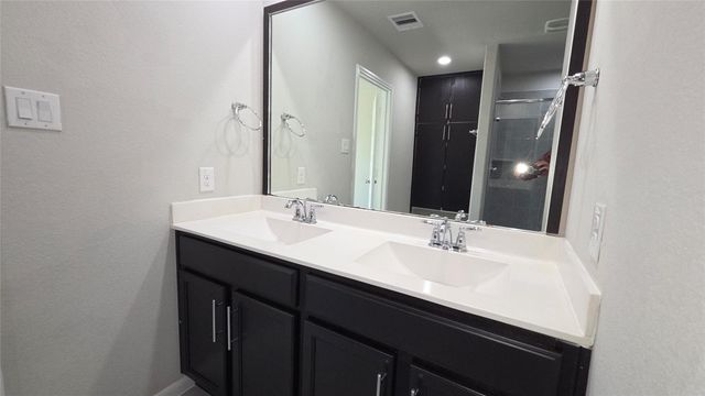 5611 Pleasant Falls Drive, Richmond, TX 77407