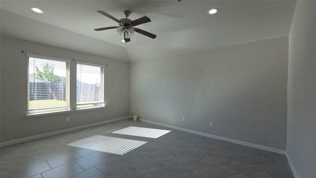 5611 Pleasant Falls Drive, Richmond, TX 77407