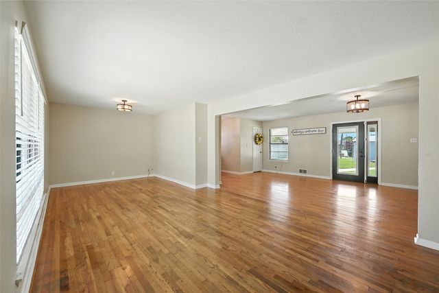 318 W Laurel Street, Sherman, TX 75090