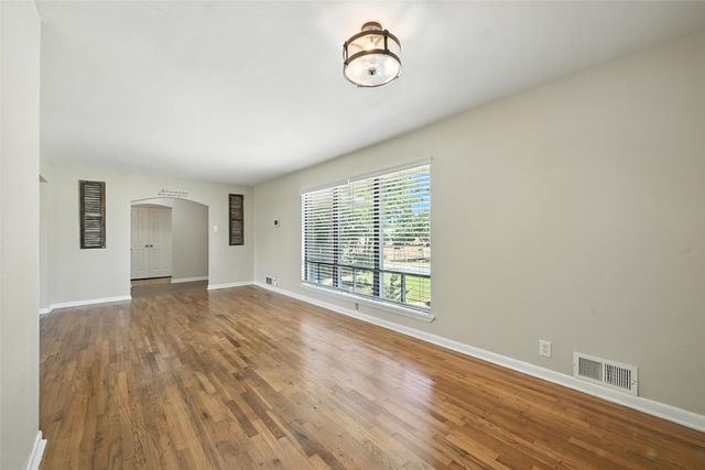 318 W Laurel Street, Sherman, TX 75090