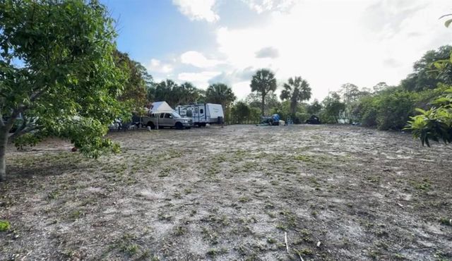 718 Fergusson Lane, West Palm Beach, FL 33415