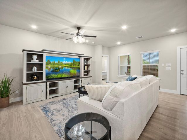 5338 Howard St ST, San Antonio, TX 78212