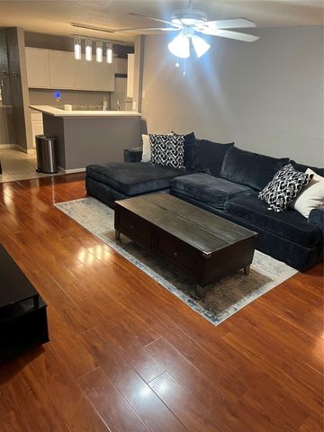 10843 Braes Bend Drive, Houston, TX 77071