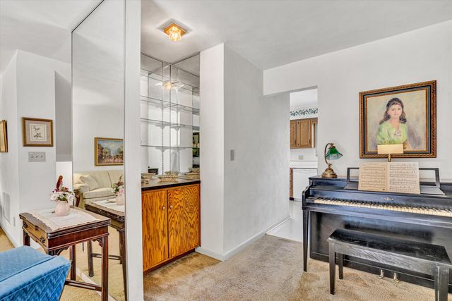 3253 Londonderry LN, Roanoke, VA 24018