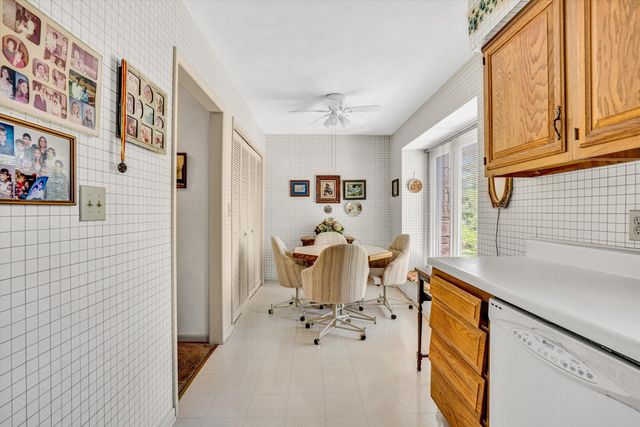 3253 Londonderry LN, Roanoke, VA 24018