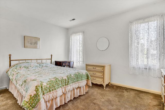 3253 Londonderry LN, Roanoke, VA 24018
