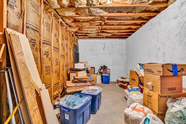 3253 Londonderry LN, Roanoke, VA 24018
