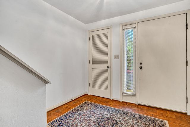 3253 Londonderry LN, Roanoke, VA 24018