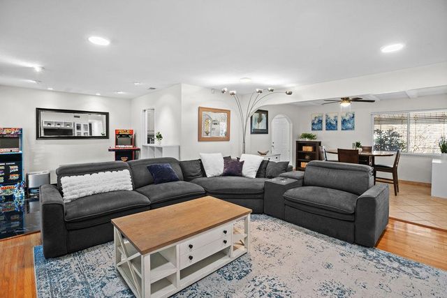 5221 Elbert Way, Sacramento, CA 95842