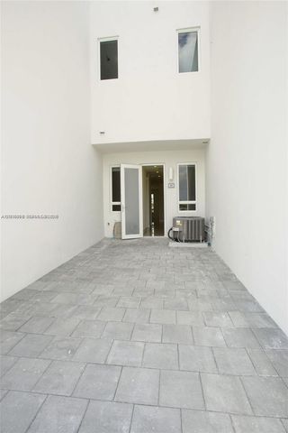 6415 NW 102nd Path 101, Doral, FL 33178