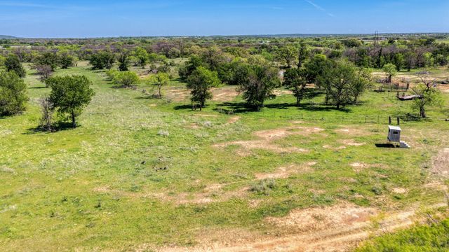 376 Dickson Lane, Gordon, TX 76453