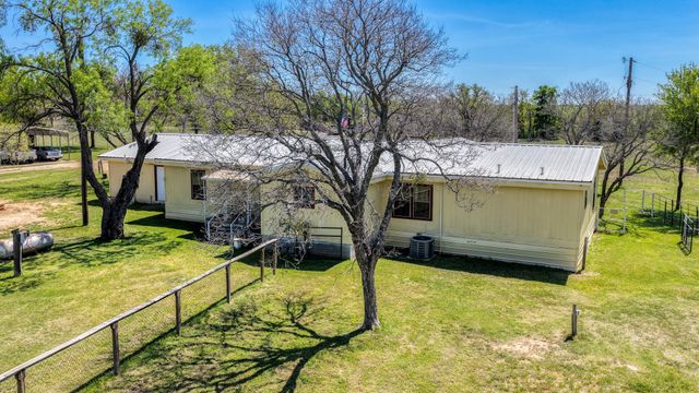 376 Dickson Lane, Gordon, TX 76453