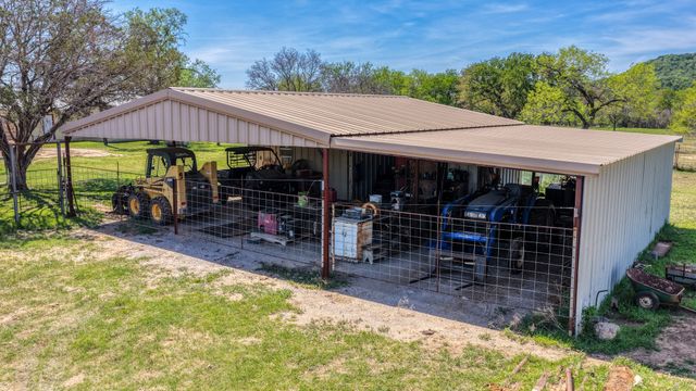 376 Dickson Lane, Gordon, TX 76453