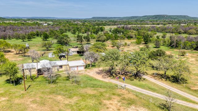 376 Dickson Lane, Gordon, TX 76453