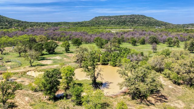 376 Dickson Lane, Gordon, TX 76453