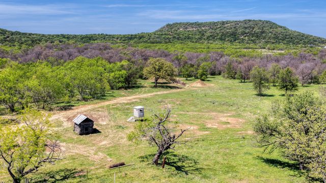 376 Dickson Lane, Gordon, TX 76453