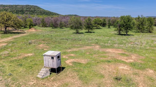 376 Dickson Lane, Gordon, TX 76453