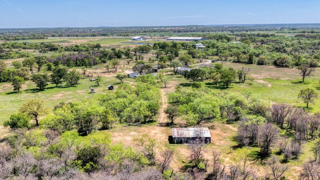 376 Dickson Lane, Gordon, TX 76453