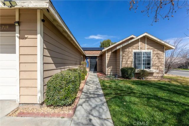 719 W Avenue H2, Lancaster, CA 93534