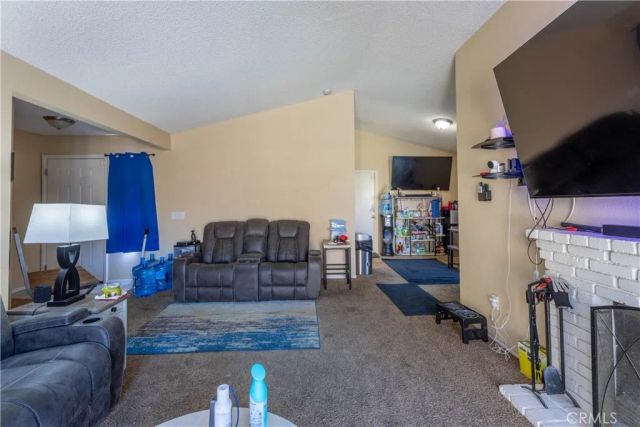 719 W Avenue H2, Lancaster, CA 93534