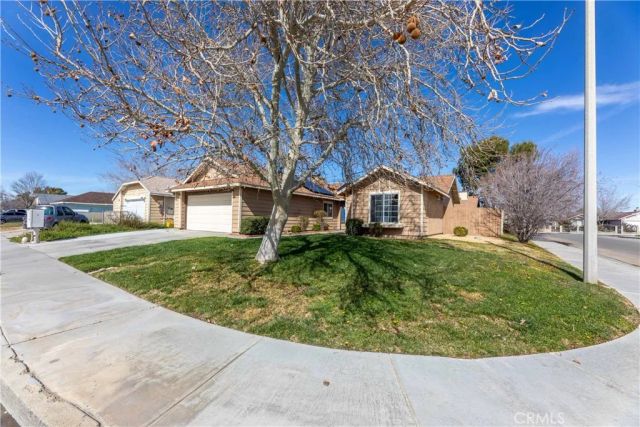719 W Avenue H2, Lancaster, CA 93534