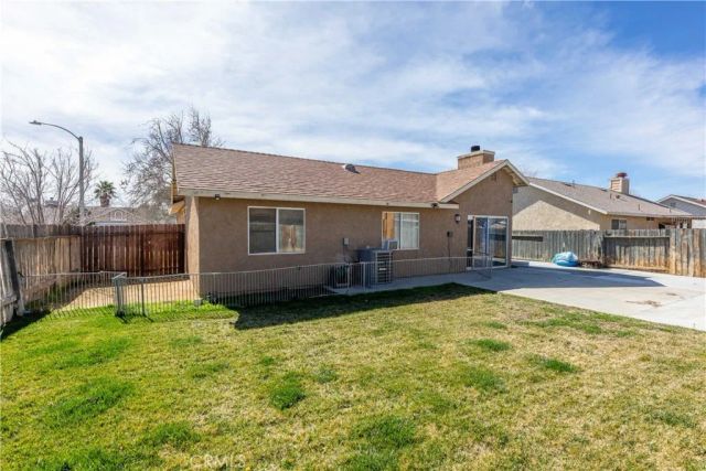 719 W Avenue H2, Lancaster, CA 93534