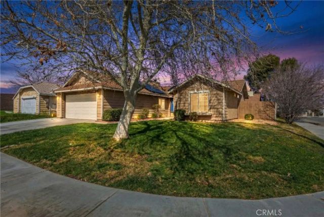 719 W Avenue H2, Lancaster, CA 93534