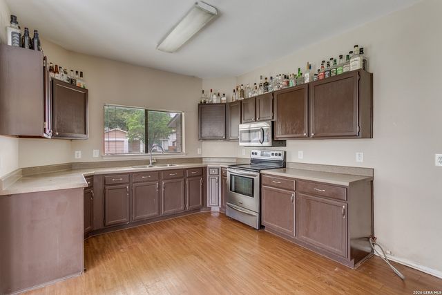 5426 VISTA COURT DR, San Antonio, TX 78247