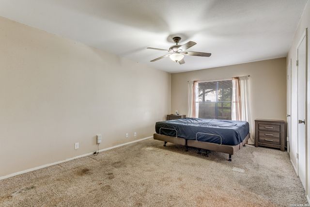 5426 VISTA COURT DR, San Antonio, TX 78247