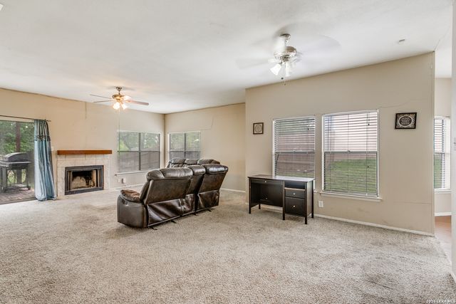 5426 VISTA COURT DR, San Antonio, TX 78247