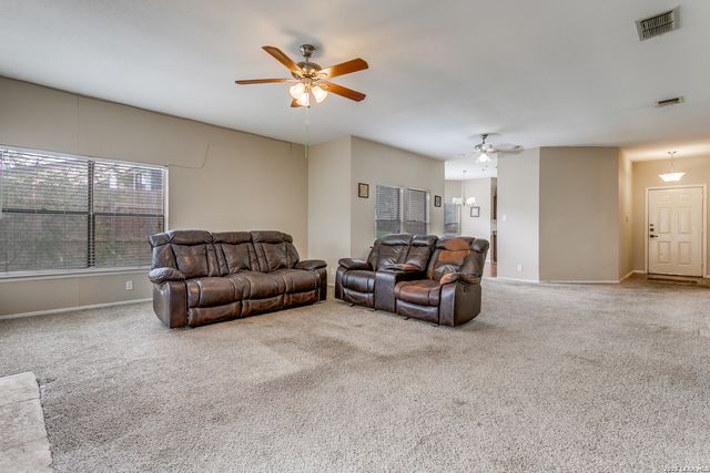 5426 VISTA COURT DR, San Antonio, TX 78247