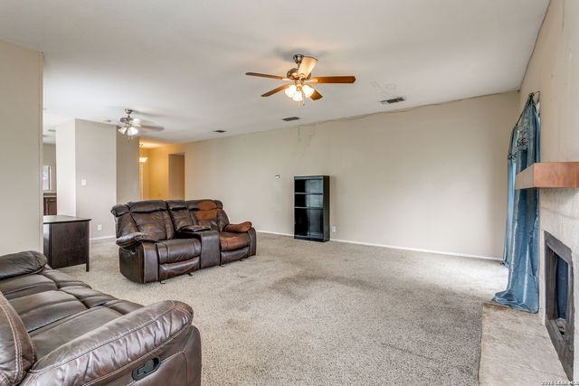 5426 VISTA COURT DR, San Antonio, TX 78247