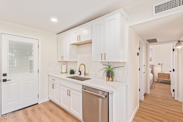 930 E HENRY Street A, Tempe, AZ 85288