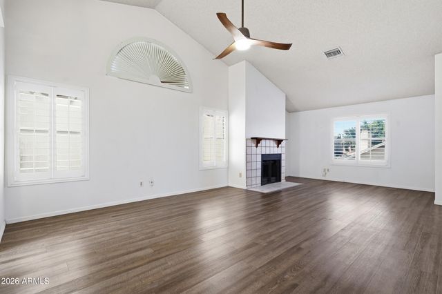 7813 W DREYFUS Drive, Peoria, AZ 85381