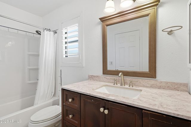 7813 W DREYFUS Drive, Peoria, AZ 85381