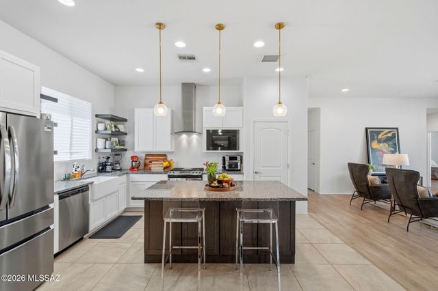 8015 S Galileo Lane, Tucson, AZ 85747