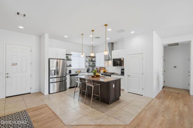 8015 S Galileo Lane, Tucson, AZ 85747