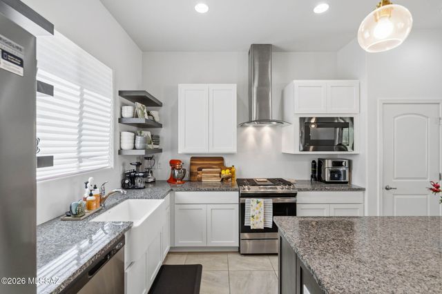 8015 S Galileo Lane, Tucson, AZ 85747