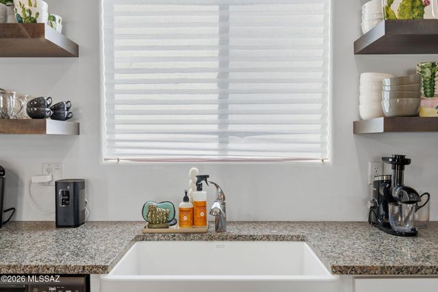 8015 S Galileo Lane, Tucson, AZ 85747