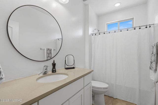 8015 S Galileo Lane, Tucson, AZ 85747