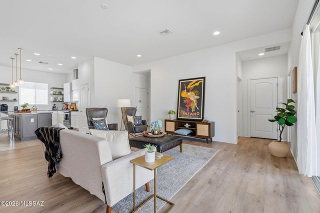 8015 S Galileo Lane, Tucson, AZ 85747