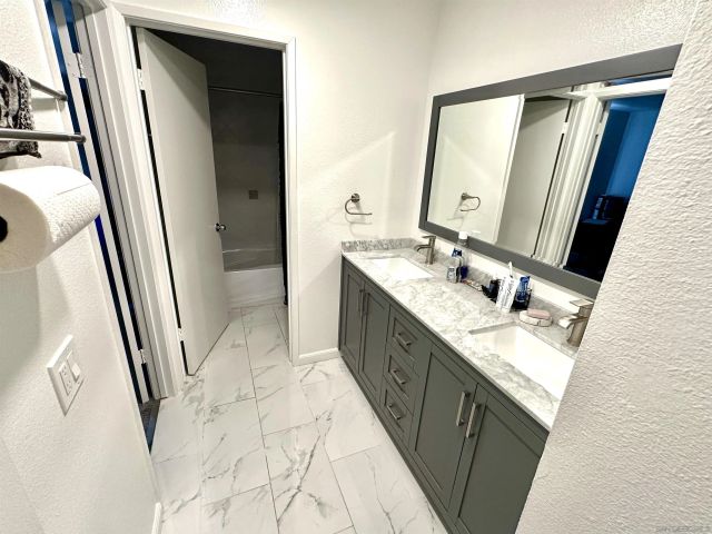 9829 Caspi Gardens Unit 8, Santee, CA 92071